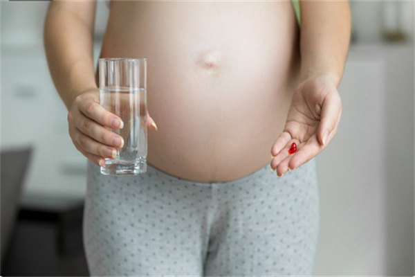 杭州不用结婚证助孕医院费用多少？ 杭州不用结婚证助孕医院费用约10到20万元！