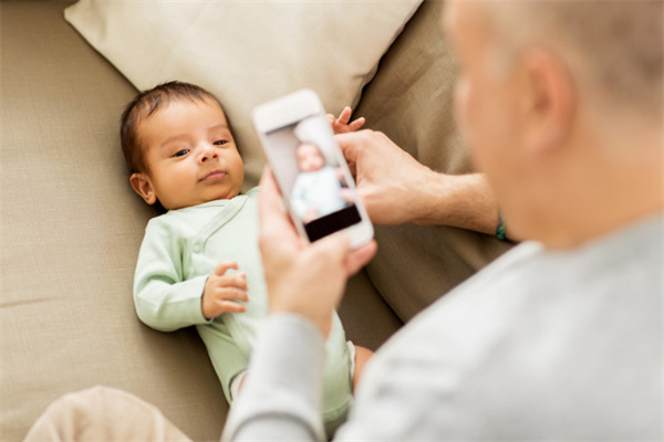 成都无需结婚证助孕机构费用多少？ 成都无需结婚证助孕机构价格大概20到30万元！